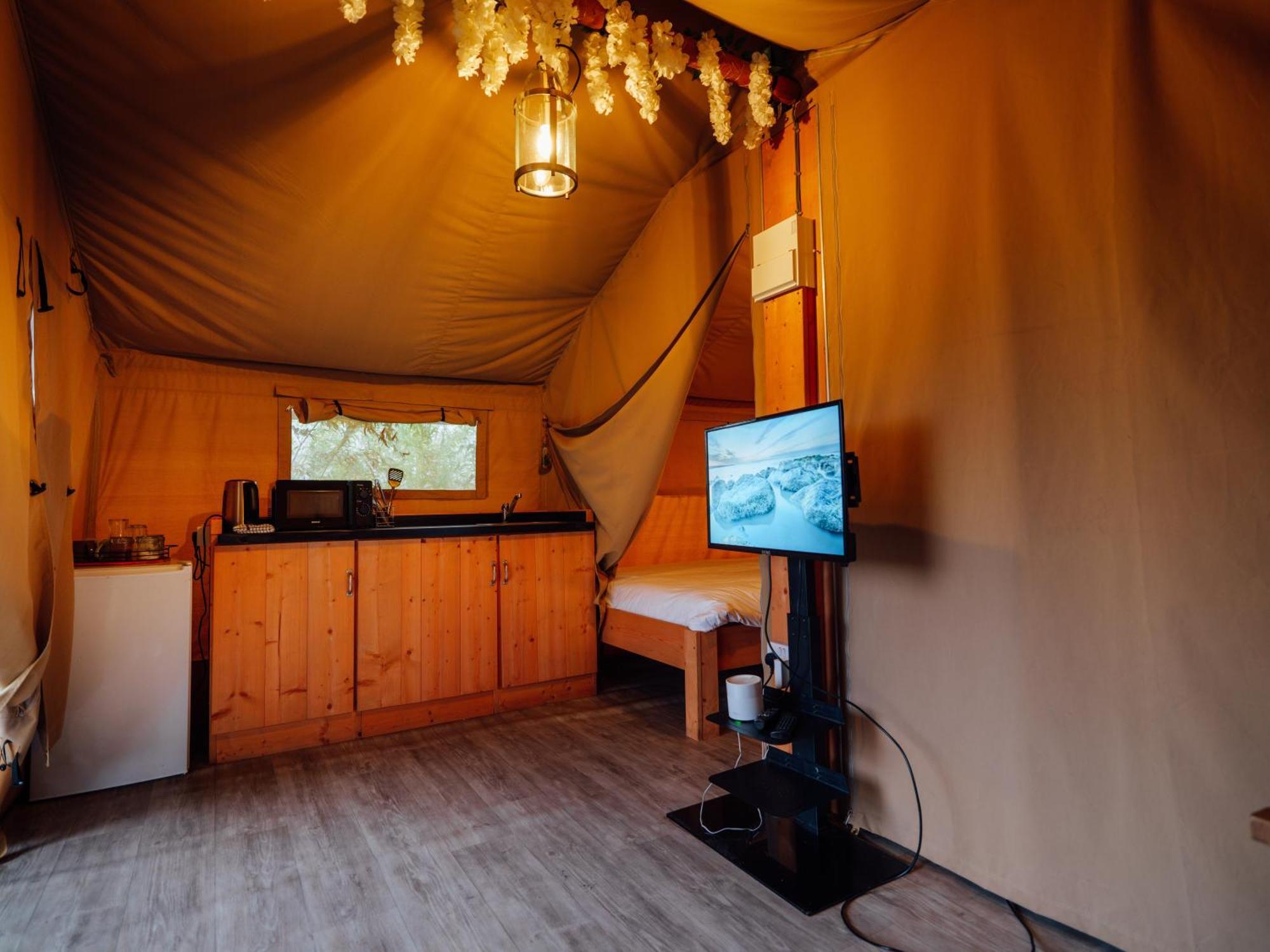 Sunset Retreats Safari Tent Ombersley Екстериор снимка
